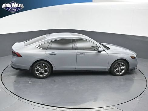 Used 2023 Honda Accord EX-L image 16