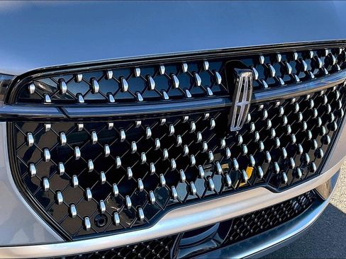 Used 2024 Lincoln Nautilus Reserve w/ Equipment Group 202A image 33