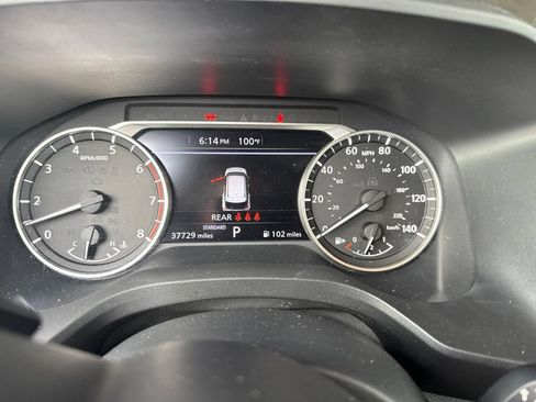 Used 2022 Nissan Rogue SV w/ SV Premium Package FWD image 4