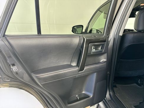 Used 2020 Toyota 4Runner TRD Off-Road Premium AWD/4WD image 26