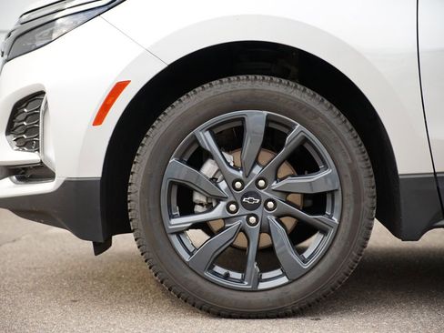 Certified 2022 Chevrolet Equinox RS w/ Infotainment Package image 11