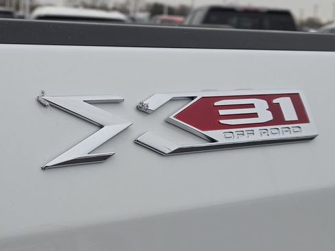 New 2026 GMC Sierra 1500 SLT w/ SLT Premium Plus Package image 10