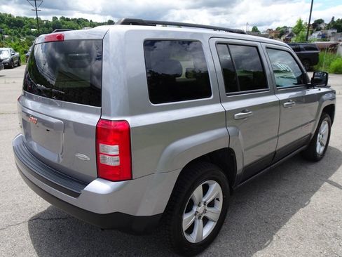Used 2016 Jeep Patriot Latitude AWD/4WD image 6