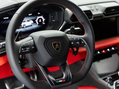 New 2026 Lamborghini Urus SE image 30