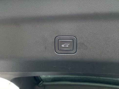 Used 2025 Chevrolet Tahoe LT image 24