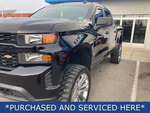 Used 2022 Chevrolet Silverado 1500 Custom image 2