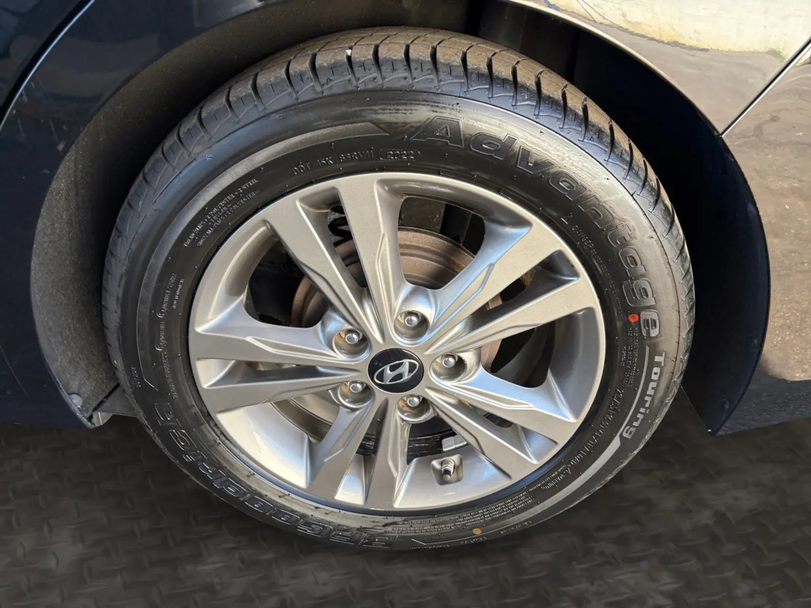Used 2017 Hyundai Elantra SE FWD image 38