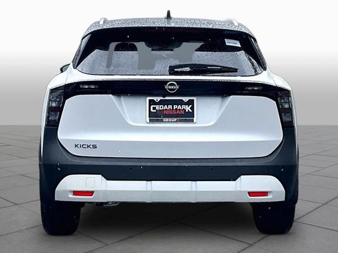 New 2026 Nissan Kicks SV w/ SV Premium Package FWD image 4