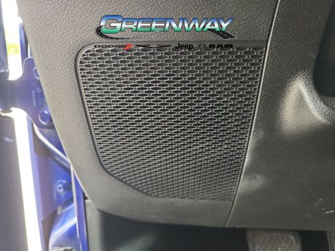 Used 2018 Jeep Wrangler Unlimited Sahara AWD/4WD image 13