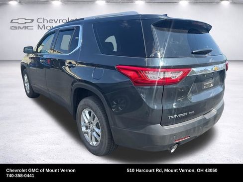 Used 2018 Chevrolet Traverse LT image 2