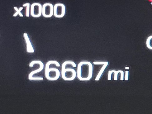 Used 2025 GMC Yukon XL Denali image 3