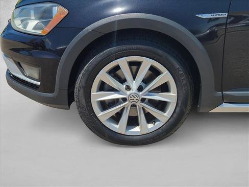 Used 2017 Volkswagen Golf Alltrack AWD/4WD image 9