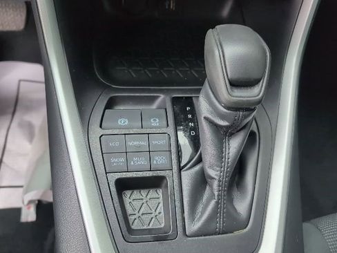Used 2024 Toyota RAV4 LE image 21