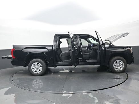 New 2026 Toyota Tundra SR image 30