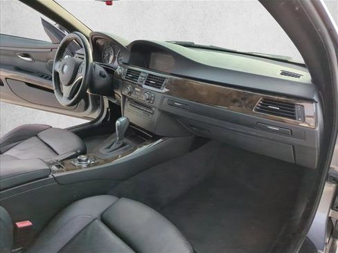 Used 2010 BMW 328i Convertible image 23