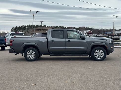 Used 2022 Nissan Frontier SV image 9
