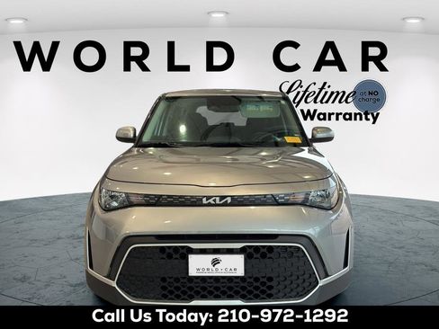 Used 2023 Kia Soul LX w/ LX Technology Package FWD image 9