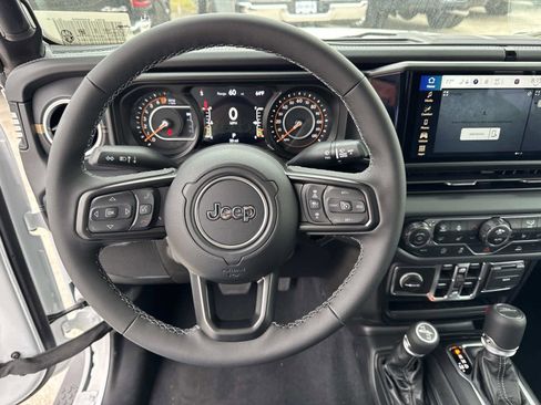 New 2025 Jeep Gladiator Sport image 37