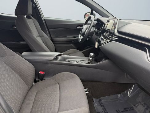 Used 2018 Toyota C-HR XLE image 15