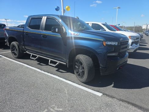 Used 2021 Chevrolet Silverado 1500 LT Trail Boss w/ Convenience Package II image 3