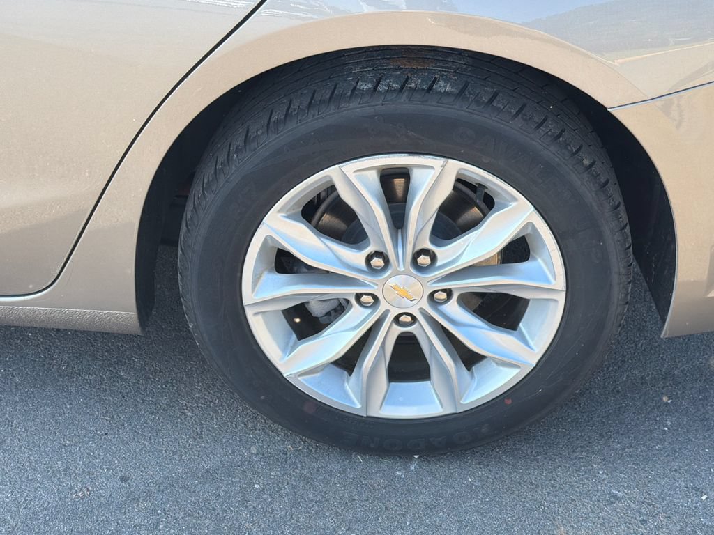 Used 2024 Chevrolet Malibu LT FWD image 19