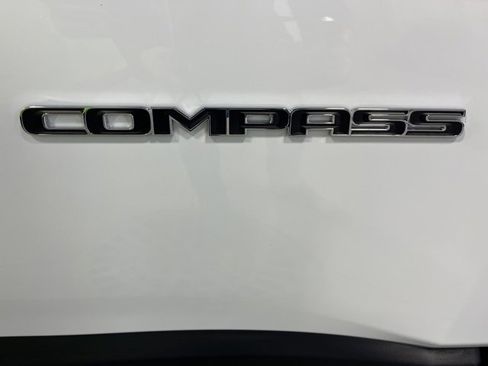 Certified 2024 Jeep Compass Limited image 8