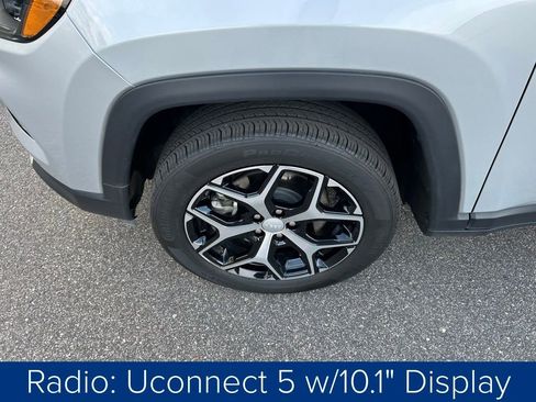 Used 2024 Jeep Compass Limited image 14