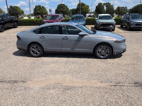 New 2025 Honda Accord EX-L image 16