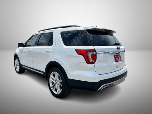 Used 2017 Ford Explorer XLT w/ Equipment Group 202A FWD image 3