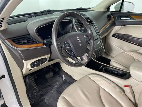 Used 2019 Lincoln MKC Select w/ Select Plus Package image 3