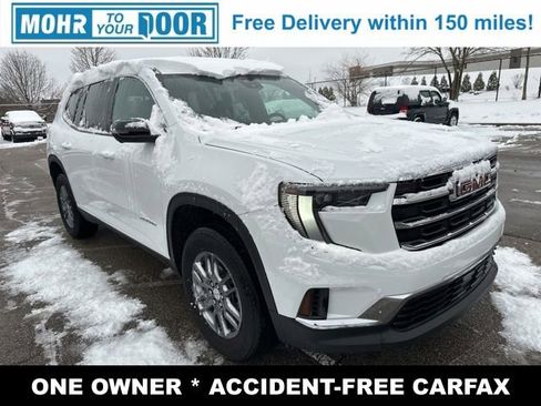 Used 2025 GMC Acadia Elevation image 3