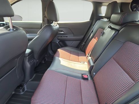 Used 2025 Nissan Kicks SR FWD image 16