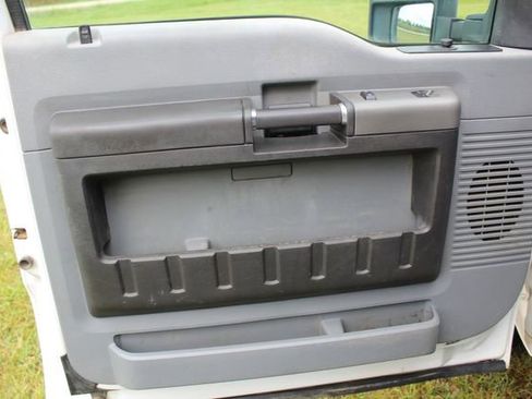 Used 2012 Ford F350 XLT w/ XLT Interior Pkg image 18