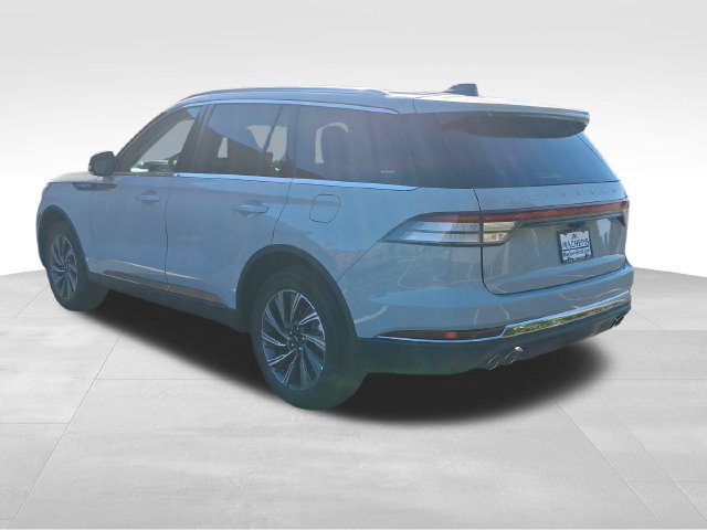 New 2027 Lincoln Aviator AWD image 4