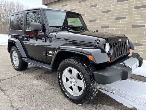 Used 2008 Jeep Wrangler Sahara w/ Dual Top Group image 3