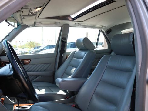 Used 1990 Mercedes-Benz 300 SE image 14