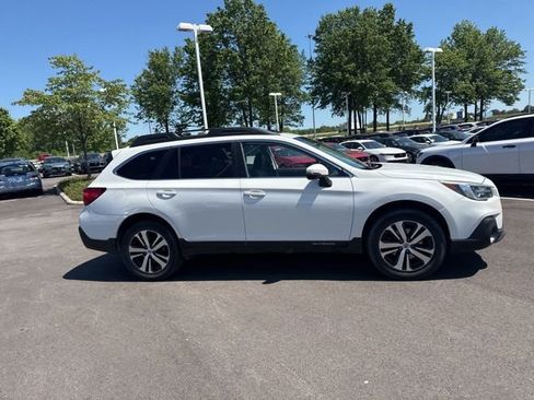 Used 2019 Subaru Outback 2.5i Limited AWD/4WD image 4