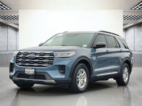 Used 2025 Ford Explorer Active RWD image 10