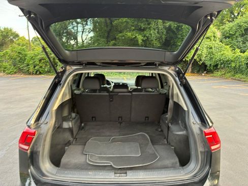 Used 2018 Volkswagen Tiguan SE FWD image 20