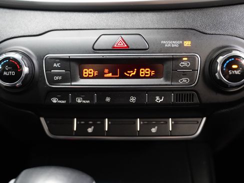 Used 2020 Kia Sorento LX w/ LX I4 Convenience Package image 29