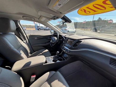 Used 2018 Chevrolet Impala LT image 22