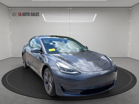 Used 2022 Tesla Model 3 Long Range AWD/4WD image 7