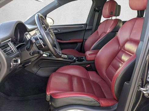 Used 2023 Porsche Macan GTS image 13