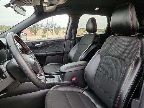 Used 2024 Ford Escape ST-Line image 7