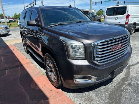 Used 2018 GMC Yukon SLT w/ Open Road Package AWD/4WD image 3