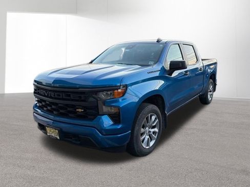 Used 2022 Chevrolet Silverado 1500 Custom w/ LPO, Dark Essentials Package AWD/4WD image 2
