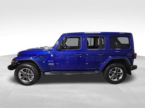 Used 2019 Jeep Wrangler Unlimited Sahara w/ Uconnect 4C Nav & Sound Group AWD/4WD image 10