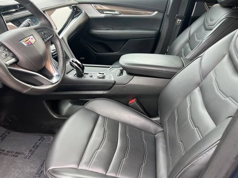 Certified 2024 Cadillac XT6 Sport w/ Platinum Package AWD/4WD image 11