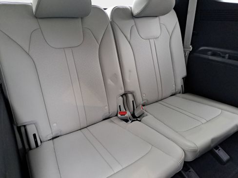Used 2022 Kia Sorento S w/ Panoramic Sunroof Package FWD image 12