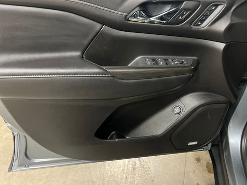 Certified 2021 GMC Acadia SLT w/ Technology Package image 15